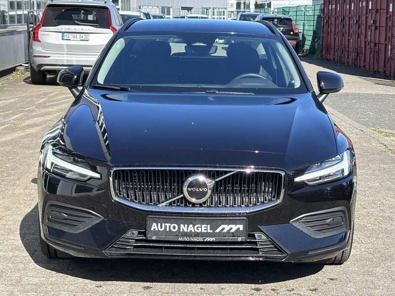 Gebraucht Volvo V60 Core 197 PS (144 kW) 2022 Onyx black / Kombi