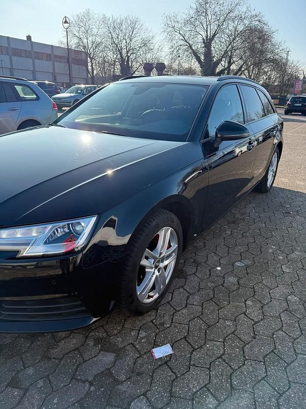 Gebraucht Audi A4 190 PS (139 kW) 2019 Schwarz Kombi
