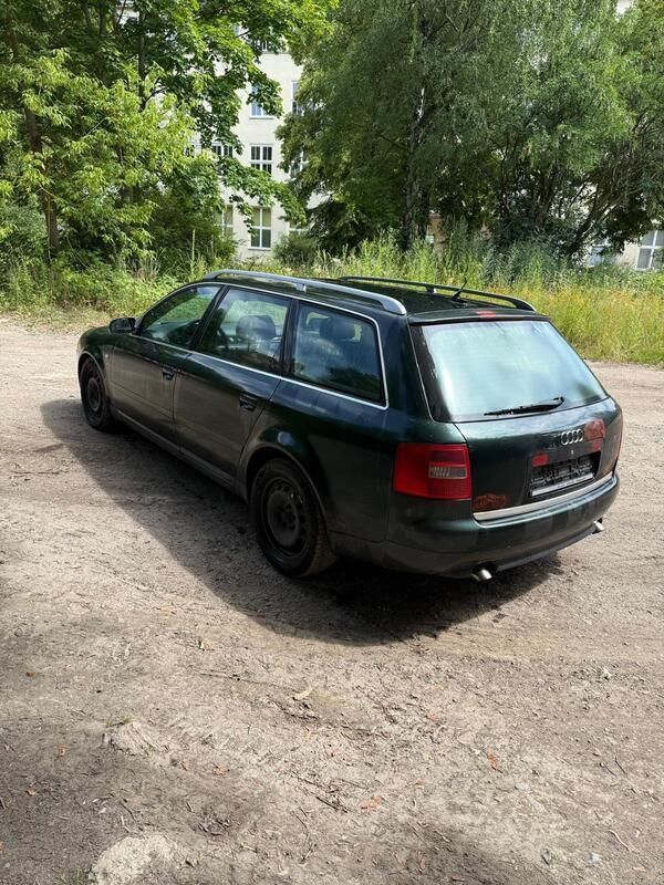 Grün Gebraucht 2002 Audi A6 Basis Kombi | 999 € (Superpreis) - Bild 1/4