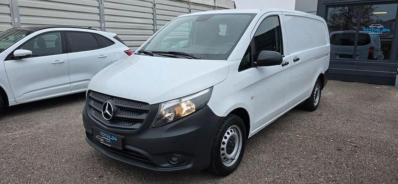 Weiß Gebraucht 2022 Mercedes Vito Van / Kleinbus | 20.700 € (Superpreis) - Bild 1/4