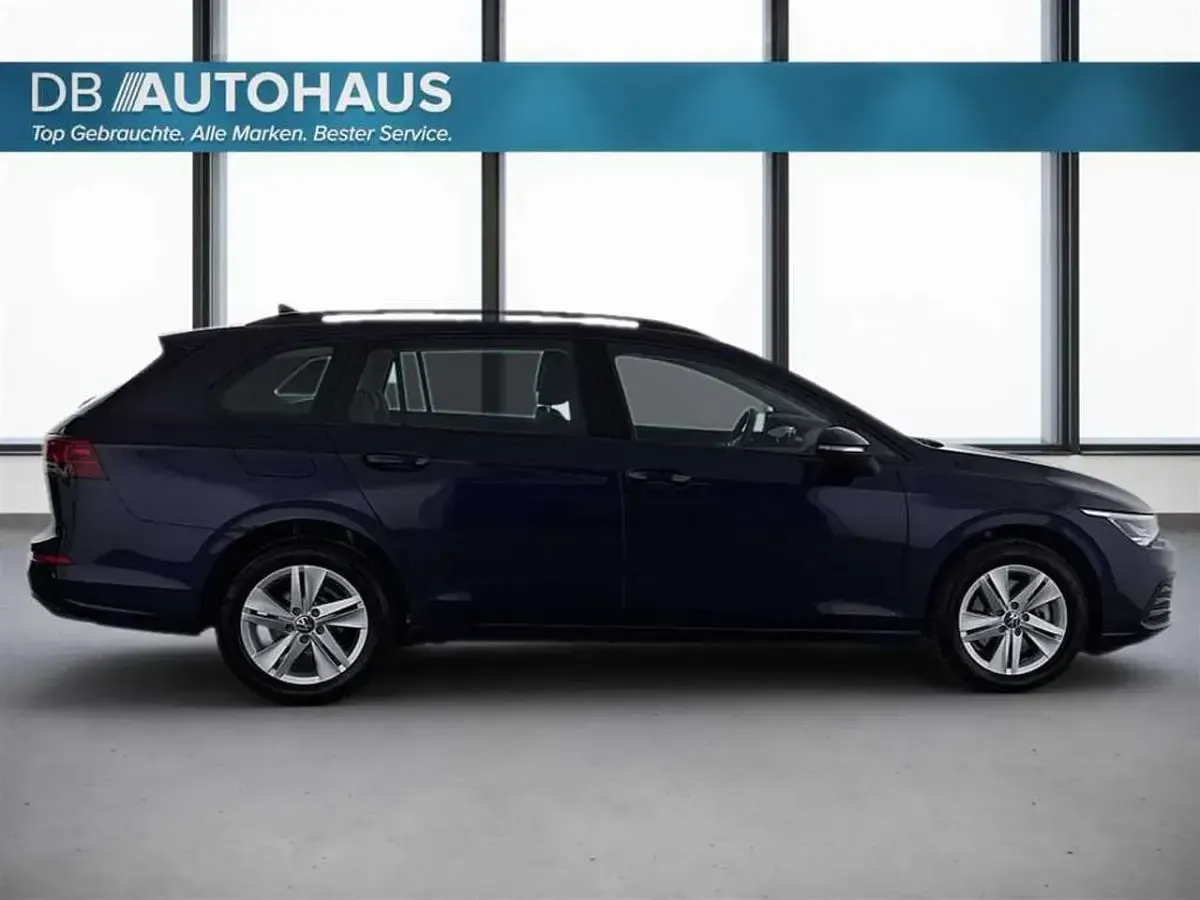 Gebraucht VW Golf VIII Life 116 PS (85 kW) 2024 Blau Kombi
