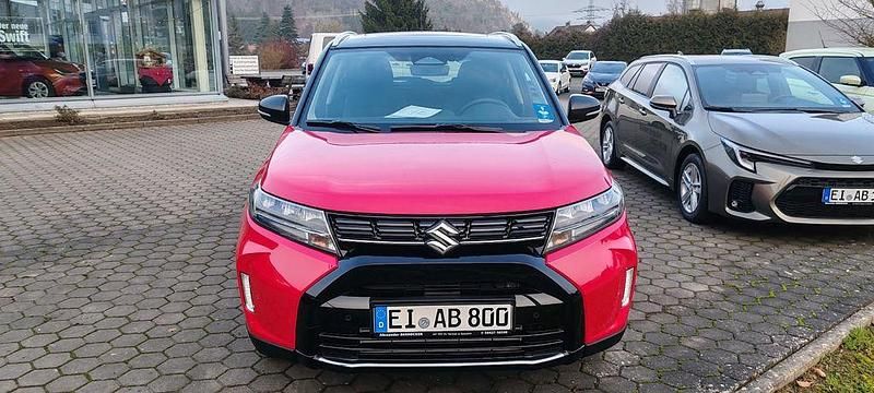 Neu Suzuki Vitara Comfort+ 110 PS (80 kW) 2025 Rot SUV