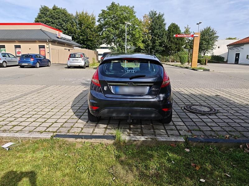 Gebraucht Ford Fiesta 82 PS (60 kW) 2009 Blau Kleinwagen