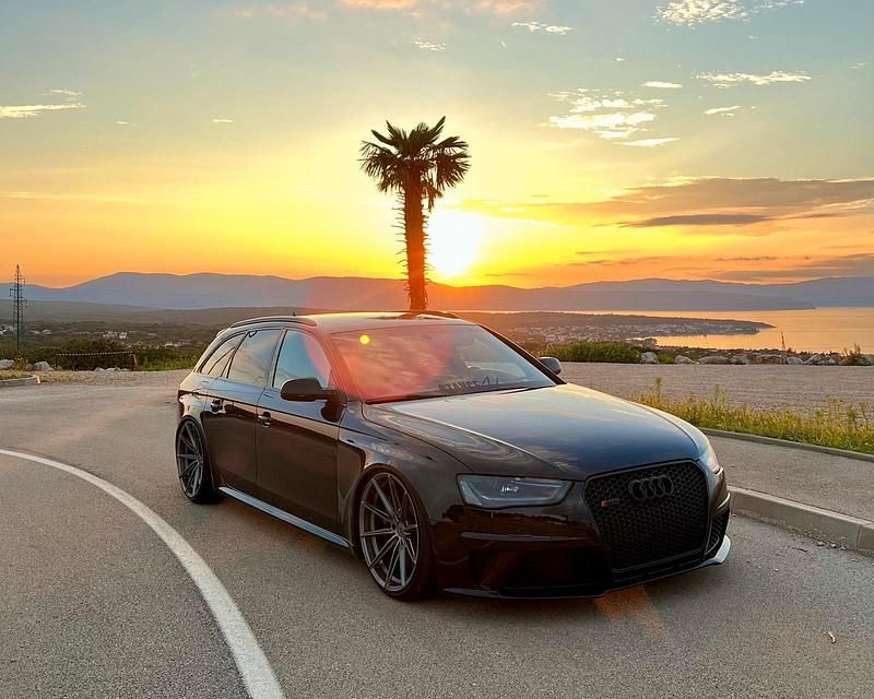 Schwarz Gebraucht 2013 Audi RS4 Kombi | 37.500 € - Bild 1/4