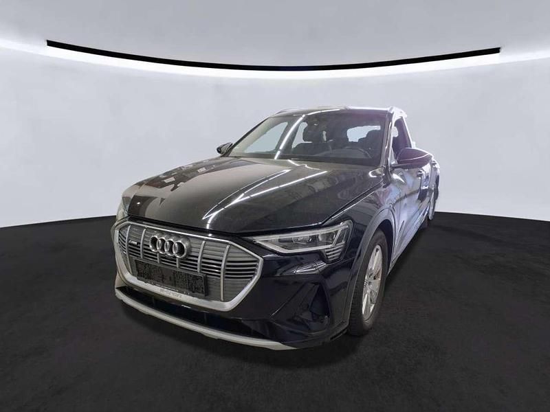 Mythosschwarz metallic Gebraucht 2021 Audi e-tron S-Line SUV | 33.072 € (Guter Preis) - Bild 1/2