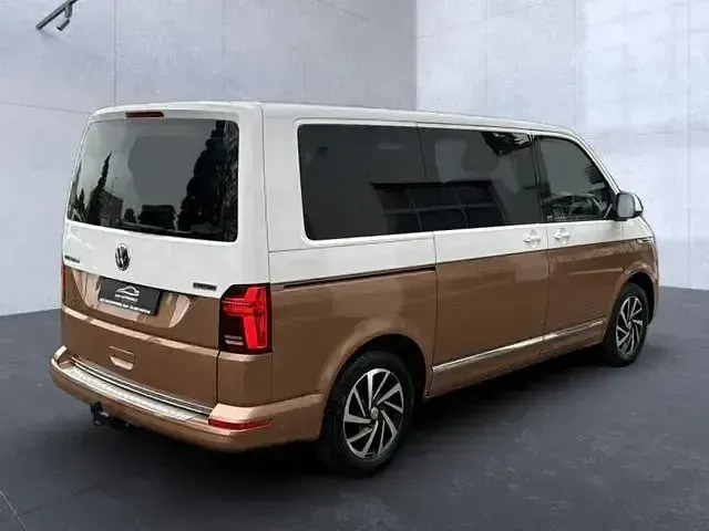 Gebraucht VW Multivan Generation Six 204 PS (150 kW) 2022 Braun Van / Kleinbus