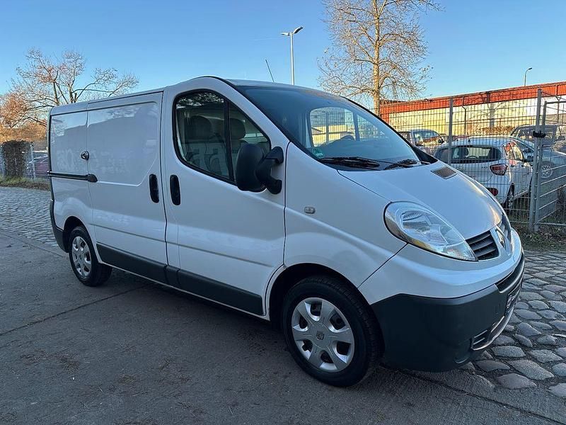 Gebraucht Renault Trafic 90 PS (66 kW) 2013 Weiß Van / Kleinbus