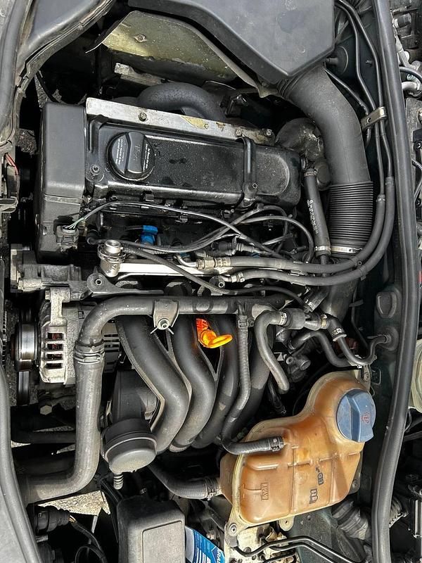 Second-hand VW Passat 101 CP (74 kW) 1999 Verde Berlinǎ