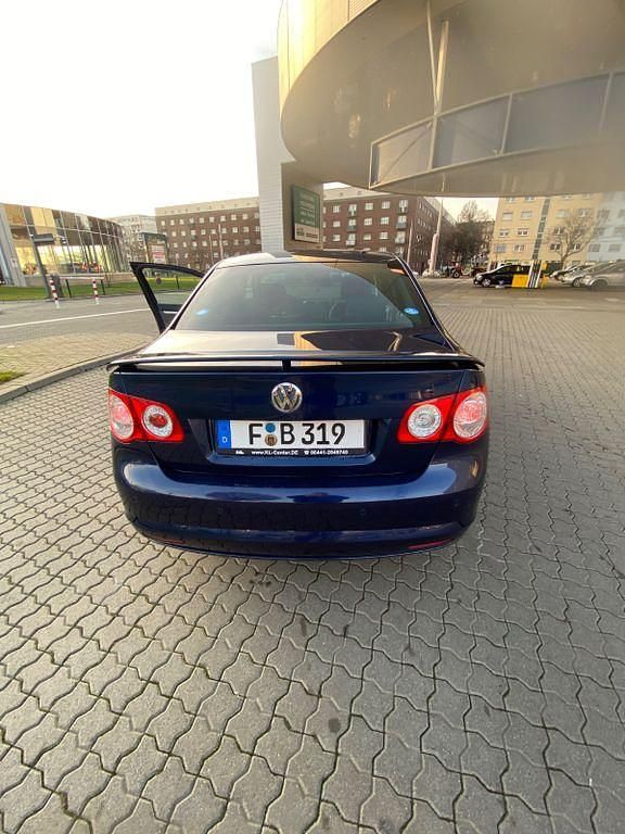 Gebraucht VW Jetta Comfortline 116 PS (85 kW) 2005 Blau Limousine