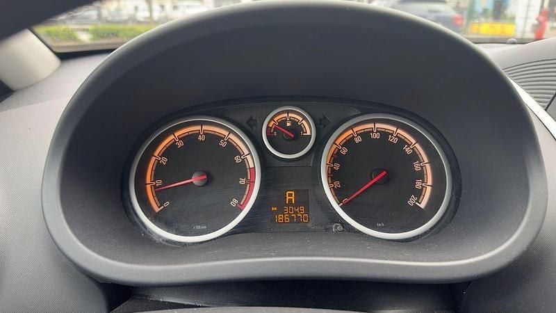 Używany Opel Corsa 80 KM (58 kW) 2007 Niebieski Hatchback