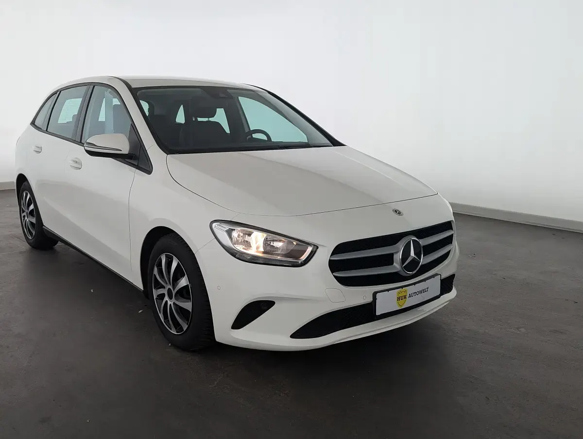Gebraucht Mercedes B180 136 PS (100 kW) 2022 Weiß Van / Kleinbus