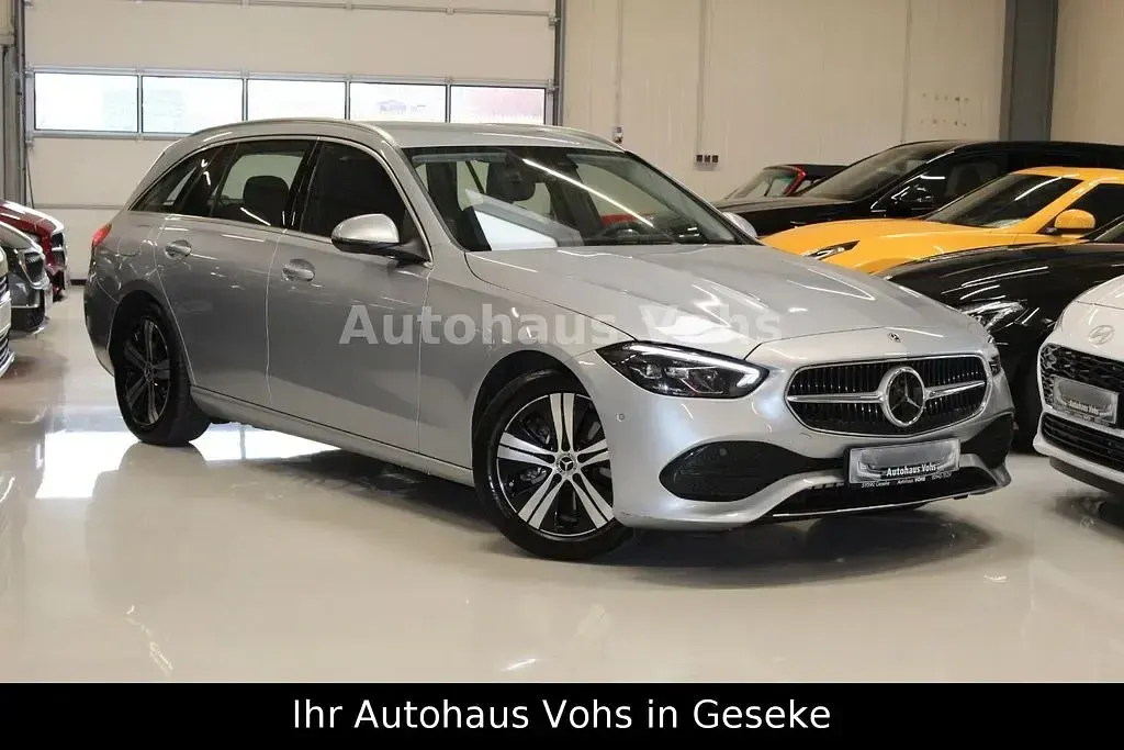 Gebraucht Mercedes C200 204 PS (150 kW) 2023 Silber Limousine