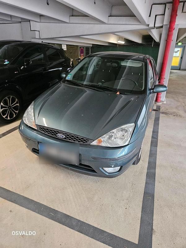 Grün Gebraucht 2002 Ford Focus Limousine | 500 € (Guter Preis) - Bild 1/3