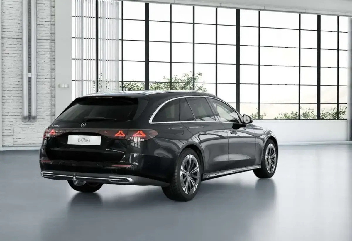 Gebraucht Mercedes E300 Avantgarde 204 PS (150 kW) 2025 Schwarz metalliclack obsidians Kombi