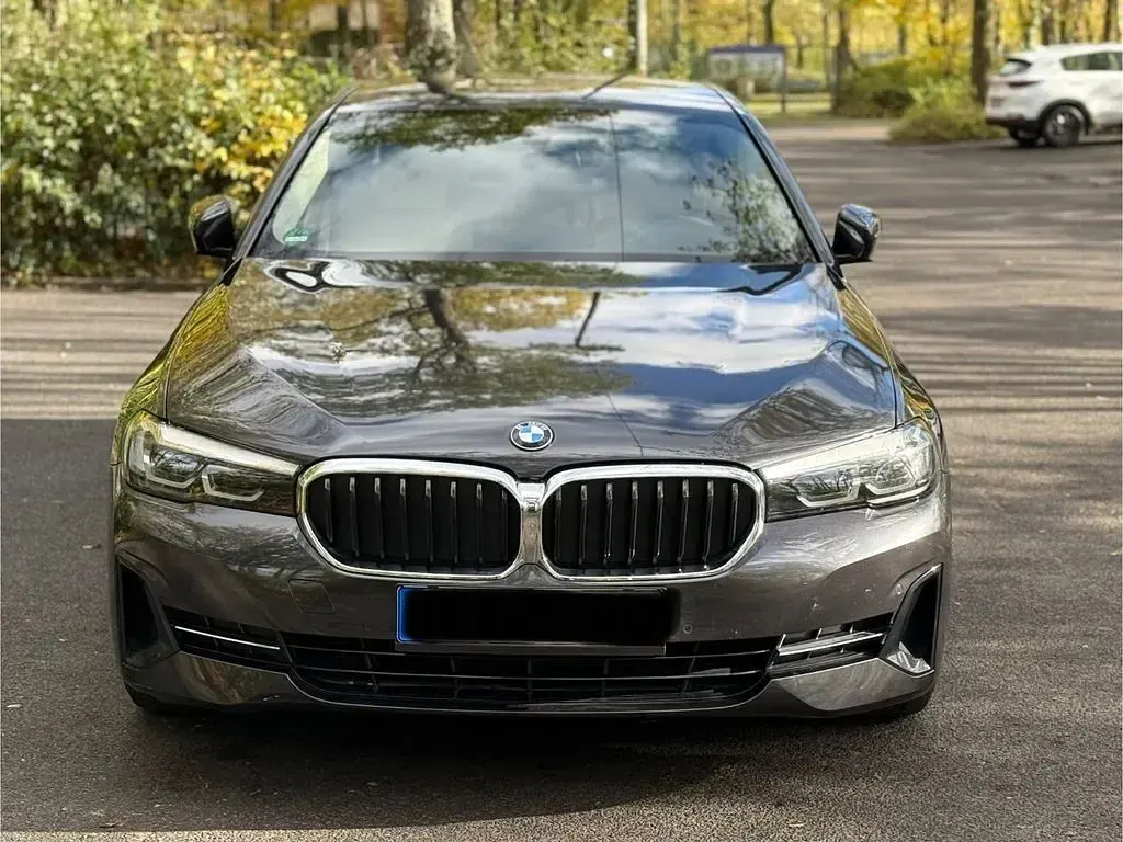 Gebraucht BMW 520 Performance 190 PS (139 kW) 2022 Grau Limousine