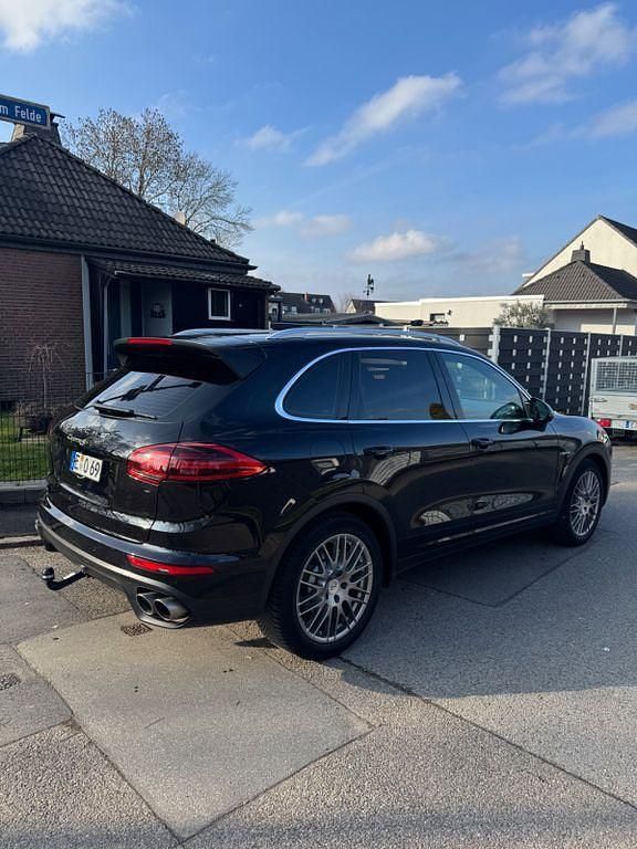 Gebraucht Porsche Cayenne S E-Hybrid 416 PS (305 kW) 2015 Schwarz SUV