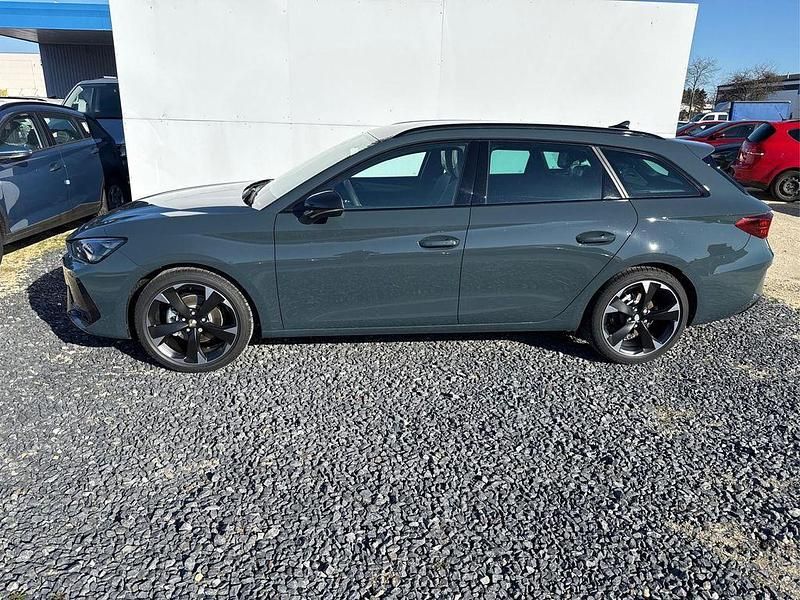 Neu Cupra Leon 150 PS (110 kW) 2026 Blau Limousine