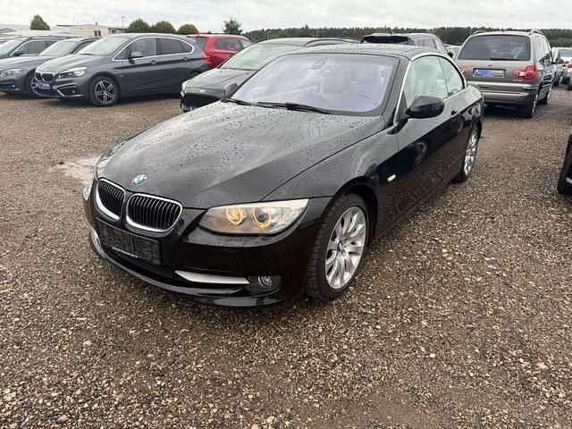 Schwarz Gebraucht 2011 BMW 330 Sport Line Cabrio | 10.690 € (Superpreis) - Bild 1/4