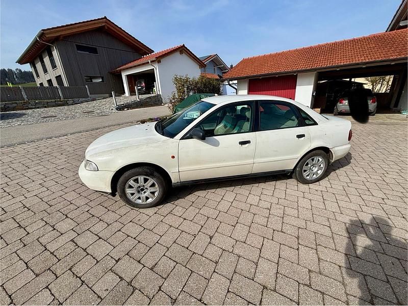Gebraucht Audi A4 101 PS (74 kW) 1996 Limousine