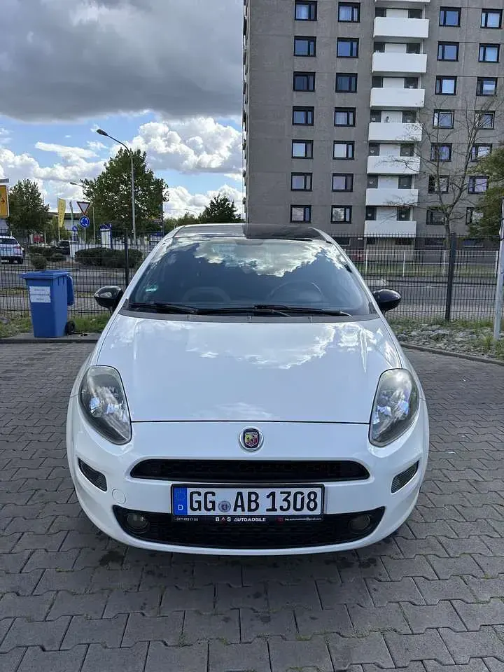 Gebraucht Fiat Punto Evo S 105 PS (77 kW) 2014 Weiß Kleinwagen