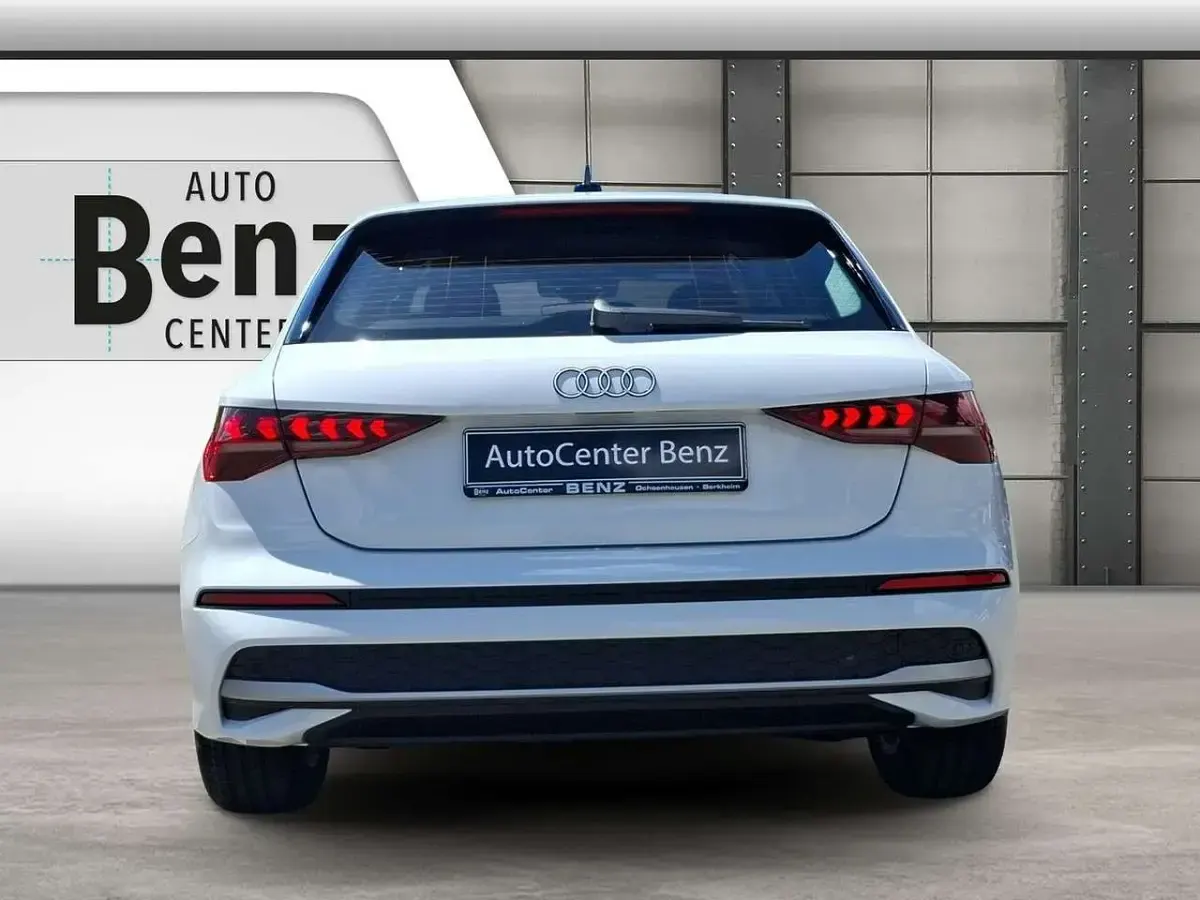 Neu Audi A3 Sportback 150 PS (110 kW) 2026 Arkonaweiß Kleinwagen