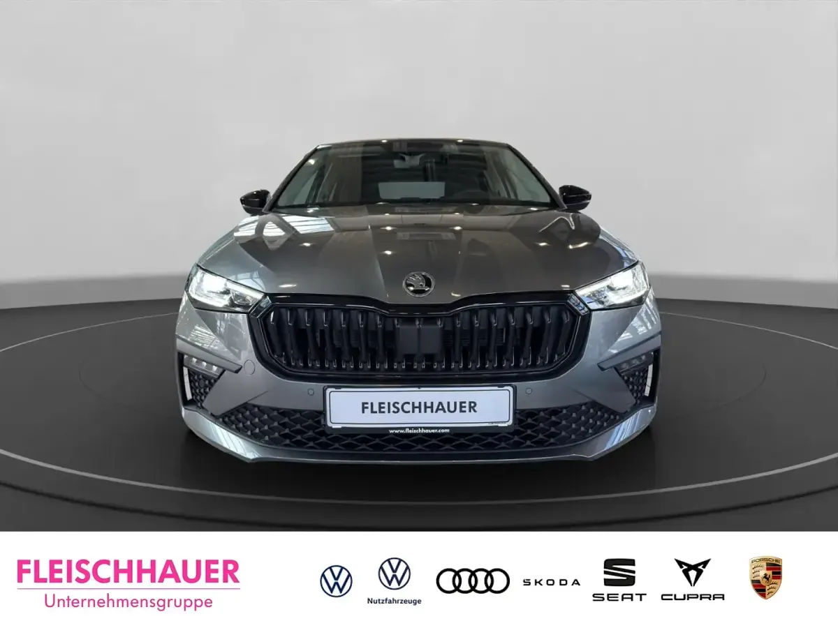 Neu Skoda Scala 150 PS (110 kW) 2026 Grau Kleinwagen