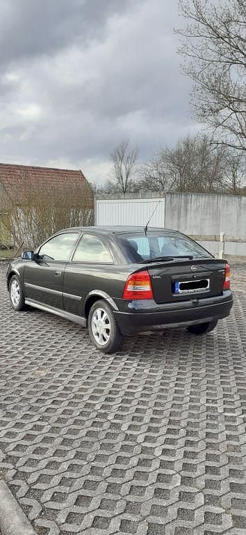 Gebraucht Opel Astra Comfort 84 PS (61 kW) 2001 Schwarz Limousine