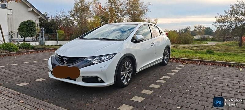 Weiß Gebraucht 2012 Honda Civic Executive Limousine | 8.499 € (Fairer Preis) - Bild 1/4