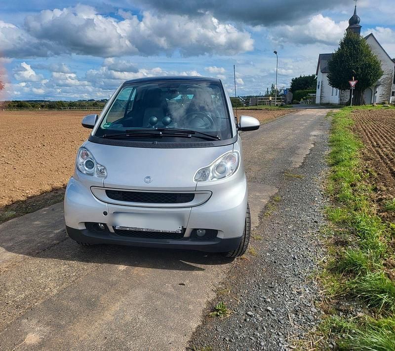 Silber Gebraucht 2010 Smart ForTwo Coupé Passion Coupé | 4.600 € (Fairer Preis) - Bild 1/4