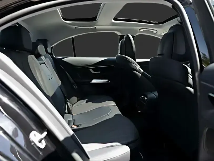 Gebraucht Mercedes E220 Avantgarde 197 PS (144 kW) 2025 Schwarz Limousine