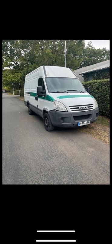 Weiß Gebraucht 2008 Iveco Daily Van / Kleinbus | 999 € - Bild 1/4