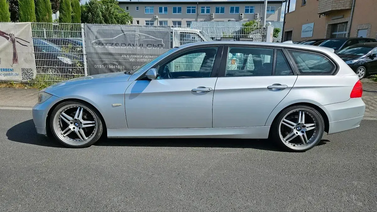Gebraucht BMW 320 163 PS (119 kW) 2006 Silber Kombi