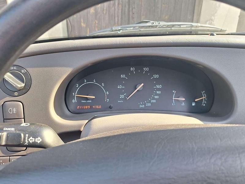 Używany Saab 9-3 Cabriolet 131 KM (96 kW) 1999 Niebieski Kabriolet
