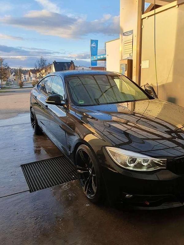 Schwarz Gebraucht 2014 BMW 335 Gran Turismo Sport Line Limousine | 19.700 € (Fairer Preis) - Bild 1/4