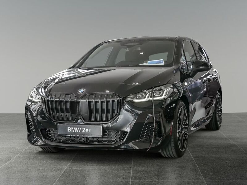 Schwarz Neu 2025 BMW 218 Performance Limousine | 43.885 € - Bild 1/4