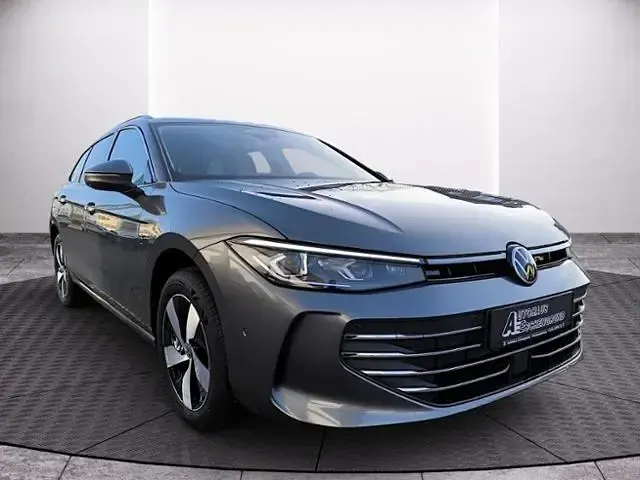Neu VW Passat Business 150 PS (110 kW) 2025 Grau Kombi