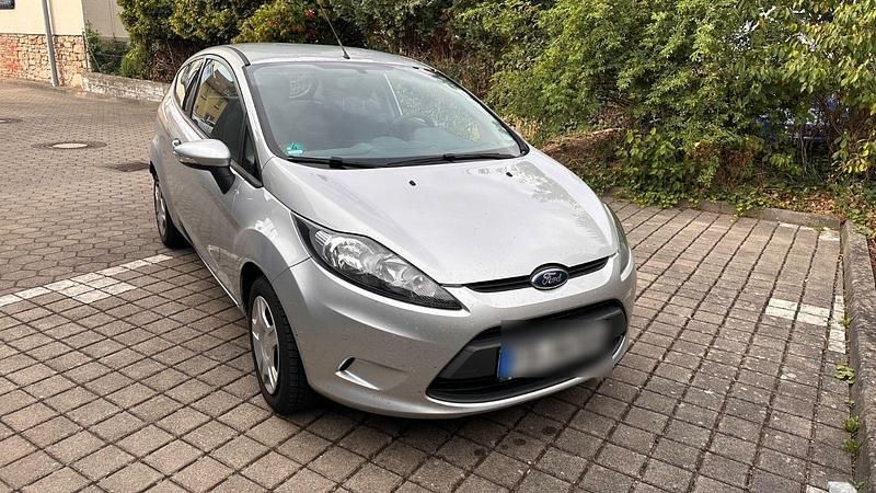 Silber Gebraucht 2010 Ford Fiesta Trend Kleinwagen | 1.800 € (Guter Preis) - Bild 1/4