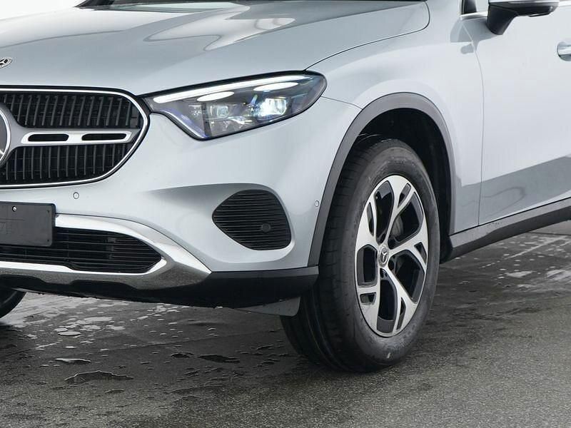 Gebraucht Mercedes GLC300e 333 PS (244 kW) 2024 Silber SUV