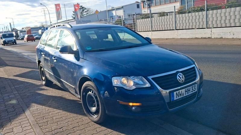 Blau Gebraucht 2010 VW Passat Trendline Kombi | 1.950 € (Fairer Preis) - Bild 1/4