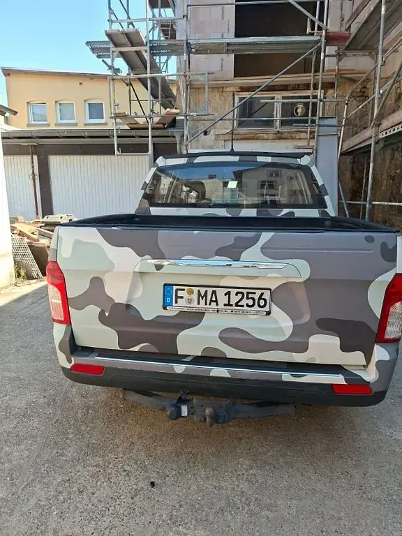 Gebraucht SsangYong Actyon 155 PS (114 kW) 2014 Silber Pickup