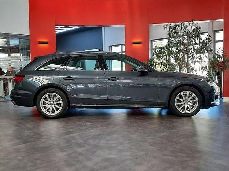 Gebraucht Audi A4 Advanced 136 PS (100 kW) 2021 Grau Kombi
