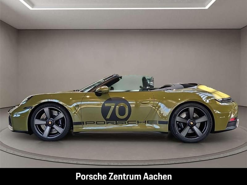 Neu Porsche 992 541 PS (397 kW) 2026 Gruen Cabrio