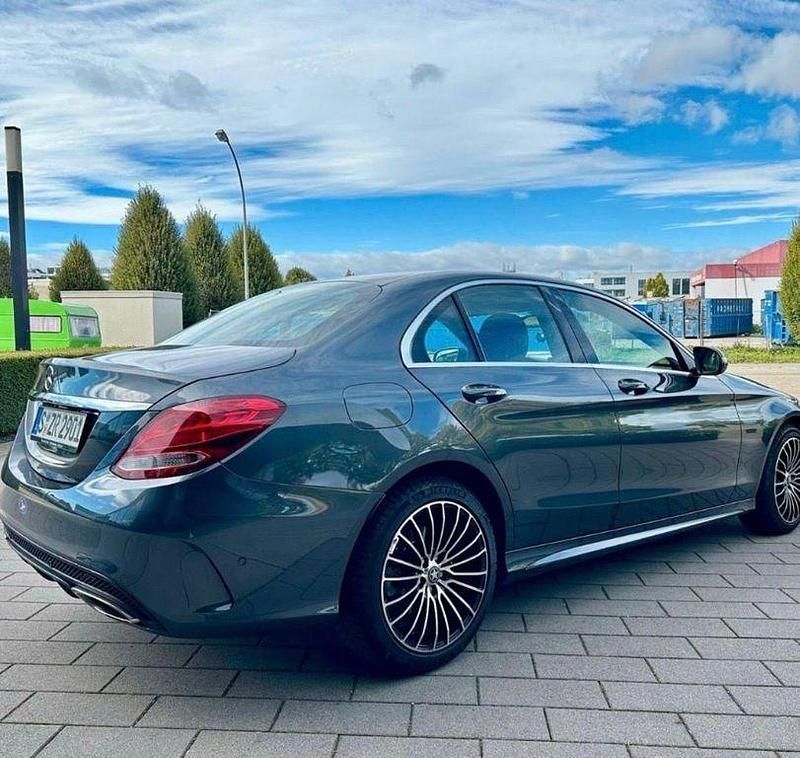 Second-hand Mercedes C180 156 CP (114 kW) 2014 Argintiu Berlinǎ