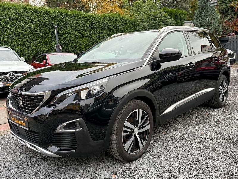 Schwarz Gebraucht 2017 Peugeot 5008 Allure Van / Kleinbus | 17.999 € (Guter Preis) - Bild 1/4