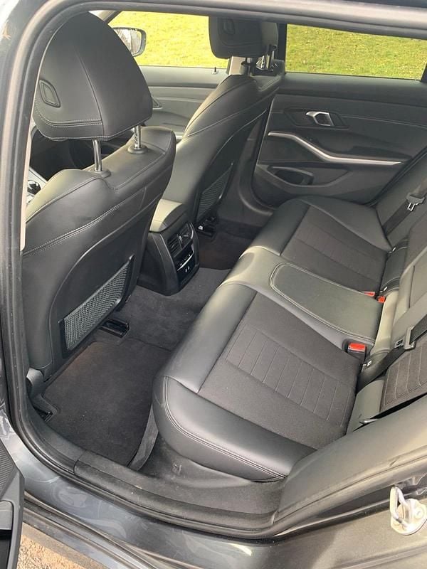 Gebraucht BMW 318 150 PS (110 kW) 2021 Grau Kombi