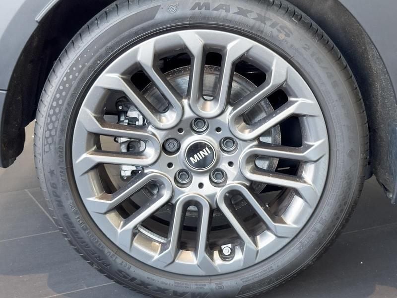 Gebraucht Mini Cooper Classic 114 kW (156 PS) 2025 Silber Kleinwagen