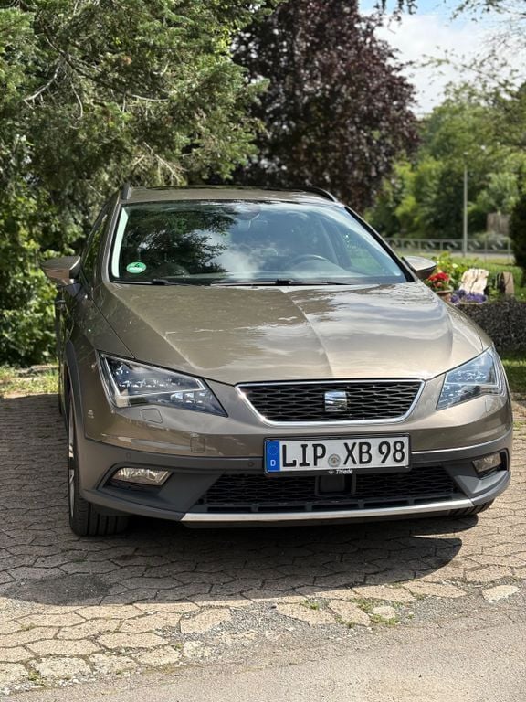 Braun Gebraucht 2016 Seat Leon X-Perience Kombi | 10.000 € (Superpreis) - Bild 1/4