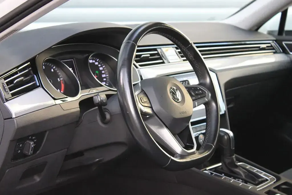 Gebraucht VW Passat Business 190 PS (139 kW) 2019 Weiß Kombi