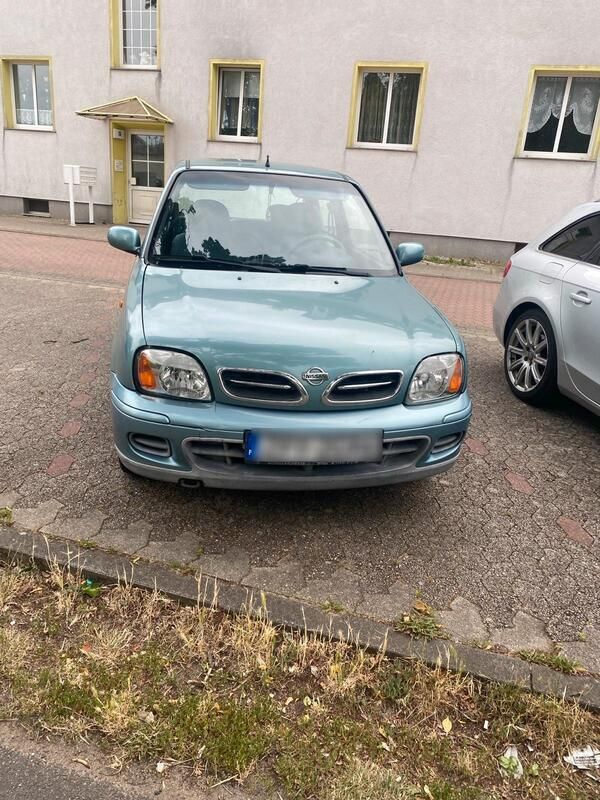 Grün Gebraucht 2001 Nissan Micra Kleinwagen | 950 € (Guter Preis) - Bild 1/4