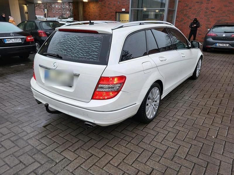 Gebraucht Mercedes C320 224 PS (164 kW) 2007 Weiß Kombi